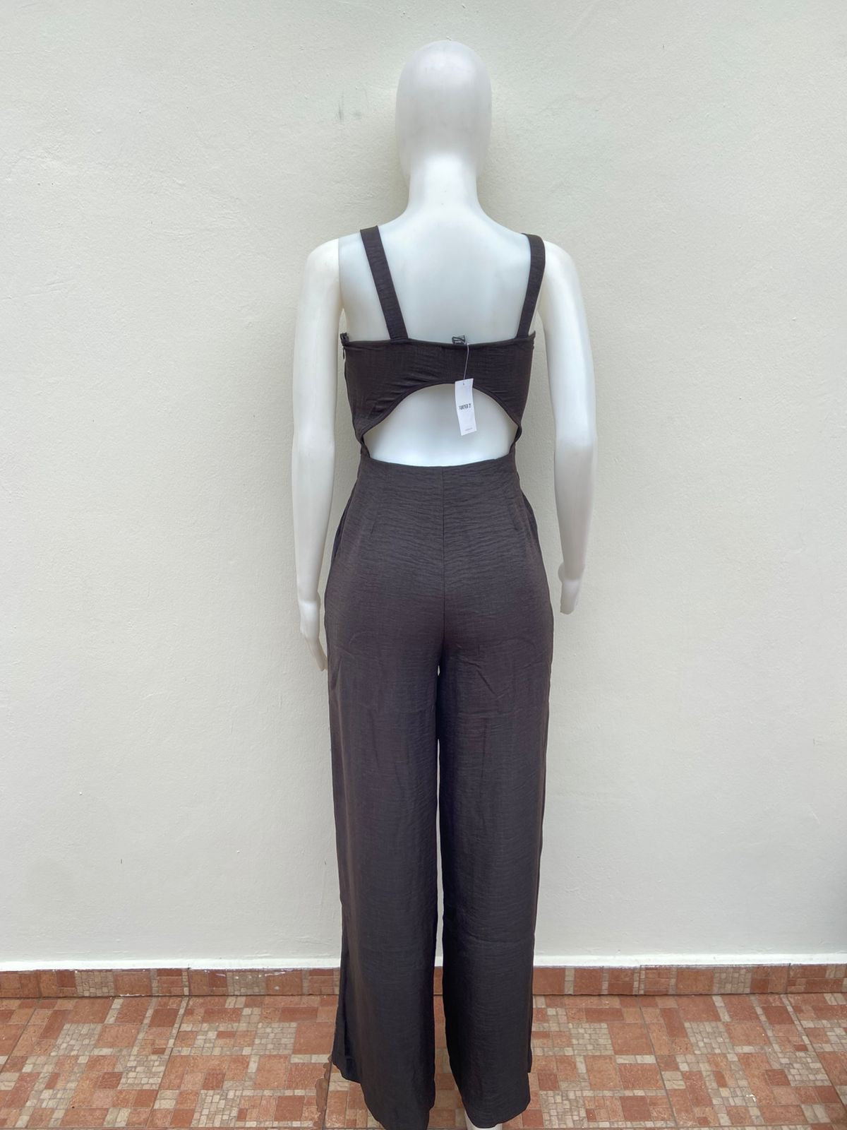 Enterizo Forever 21 original negro largo con abierto en la parte trasera.