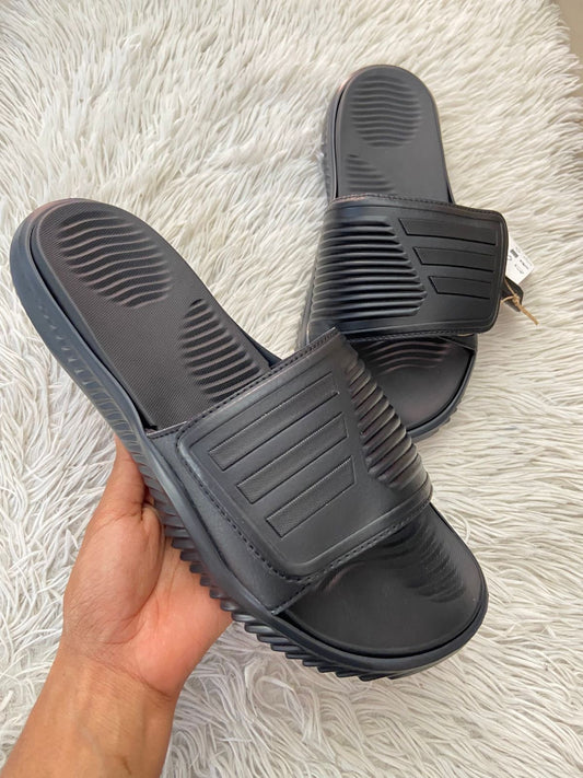 Sandalias ADIDAS original, negra con diseño de rayas en color negro, ajustables.