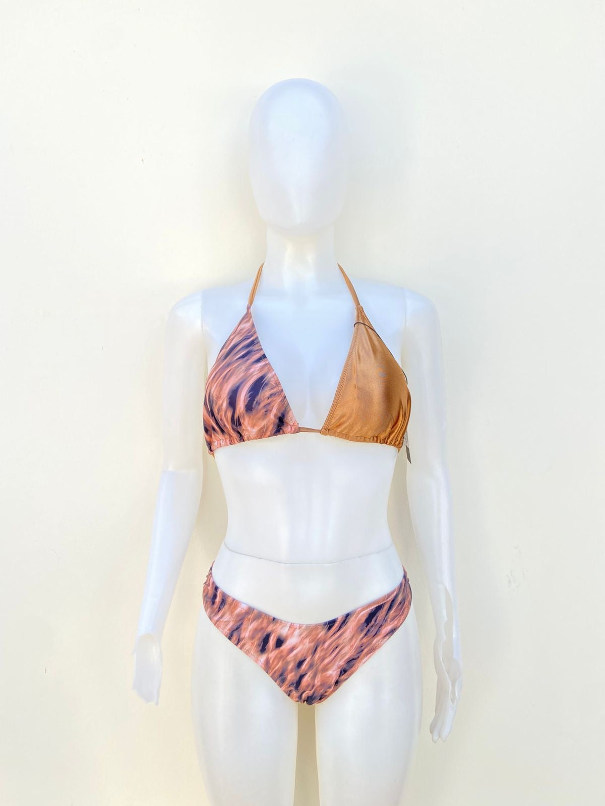 Biquini, marrón con dorado y estampado de animal print, 4 piezas.