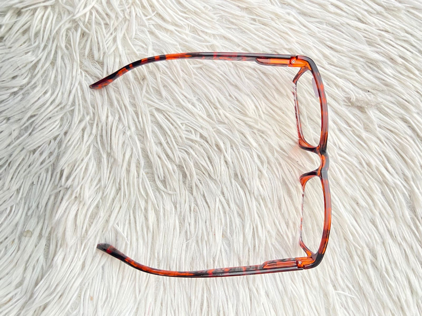 Lentes en color marron y estampado de animal print, micas claras. pequeño