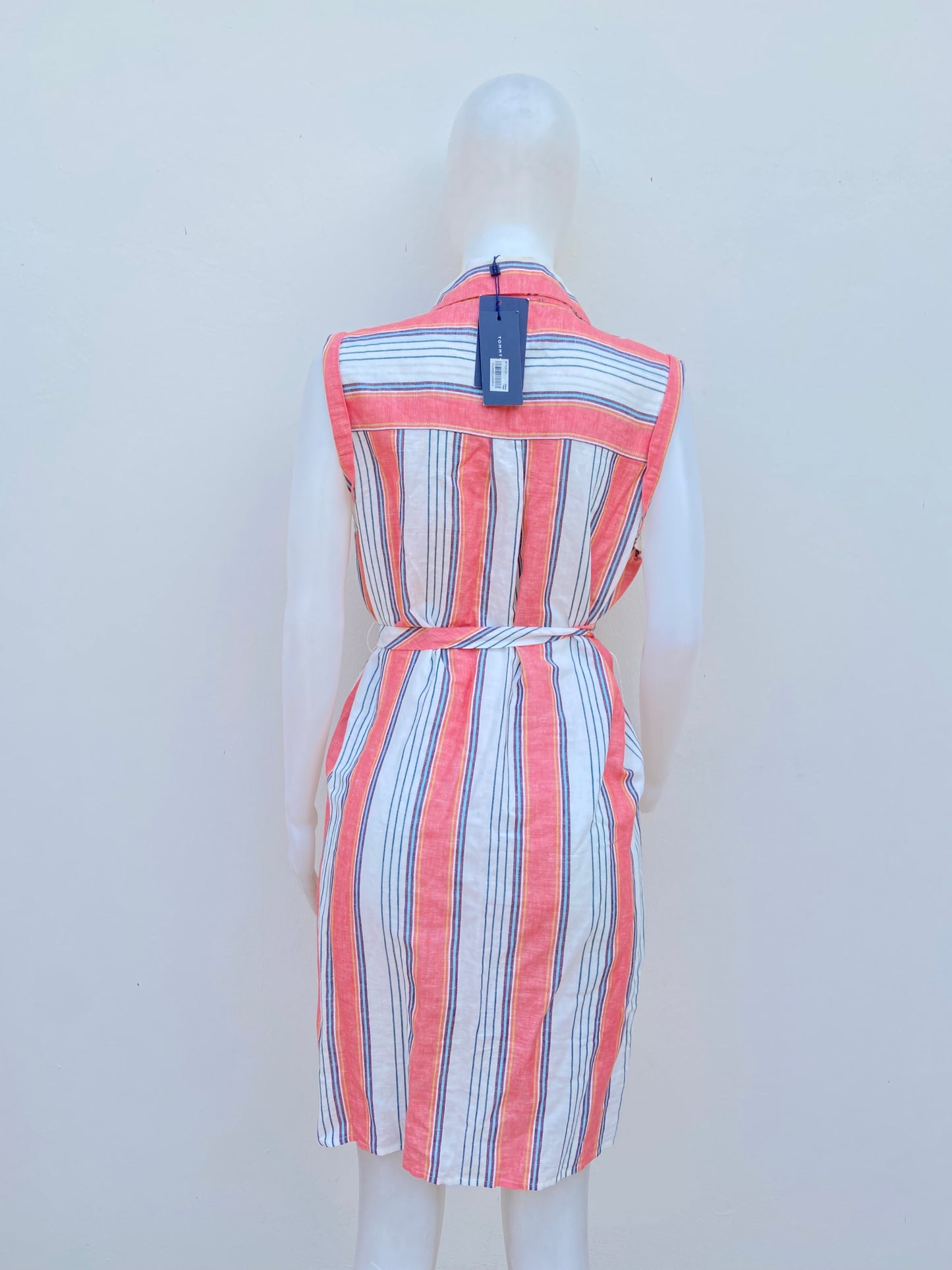 Vestido TOMMY HILFIGER original, blanco con rayas en color naranja y azul, con lazo adicional, estilo camisón, 53 % Lino y 47 % algodón.