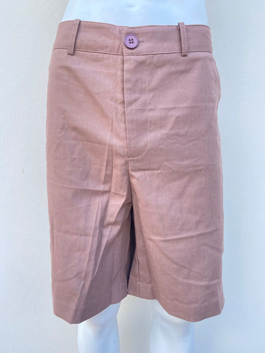 Bermuda en color marron lisa en lino