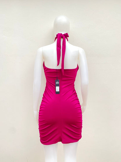 Vestido Fashion Nova talla grande L y XL morado fucsia con abierto y rosa en el centro.
