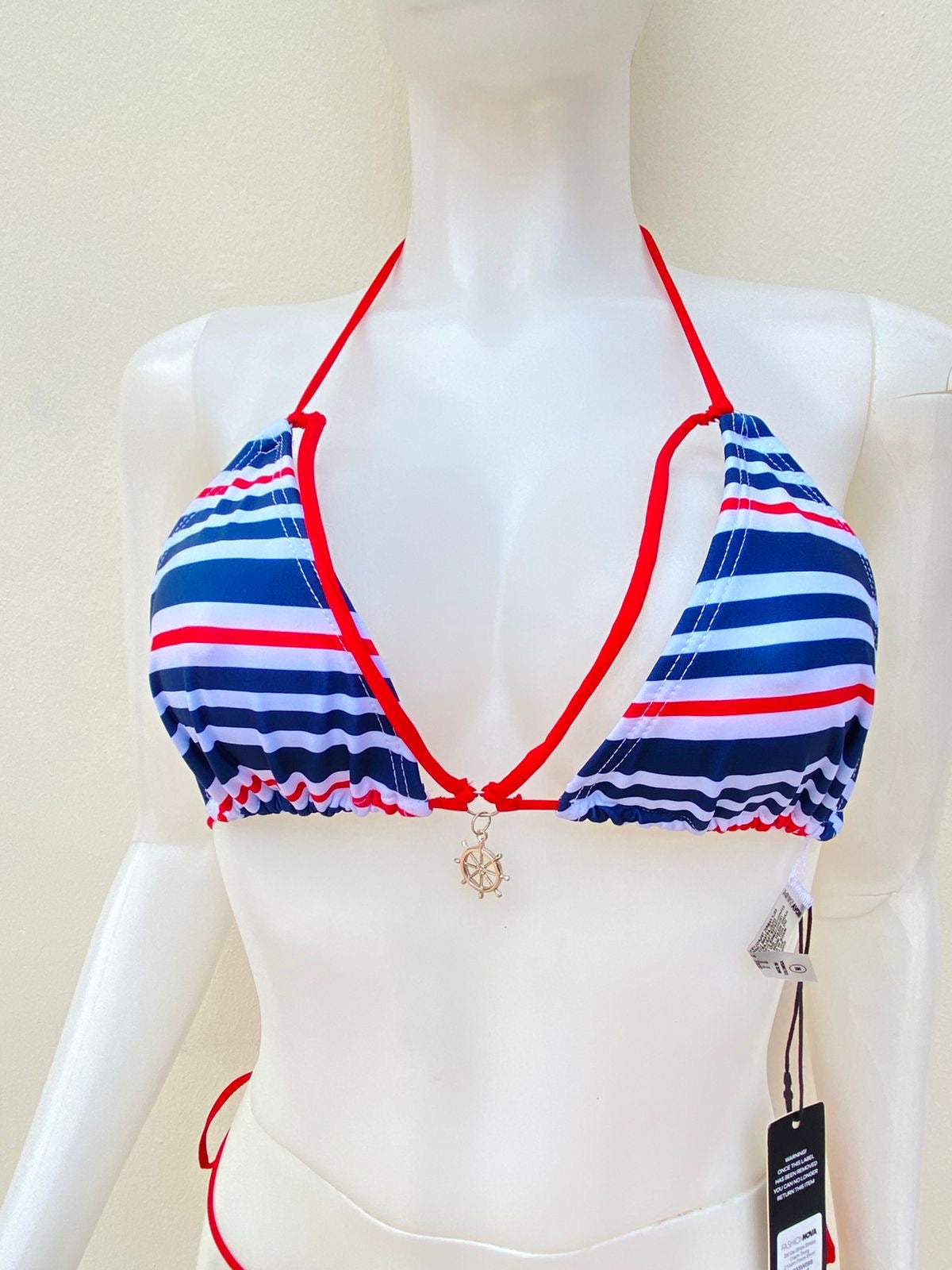 Biquini de dos piezas en color azul marino blanco y rojo estilo marinero