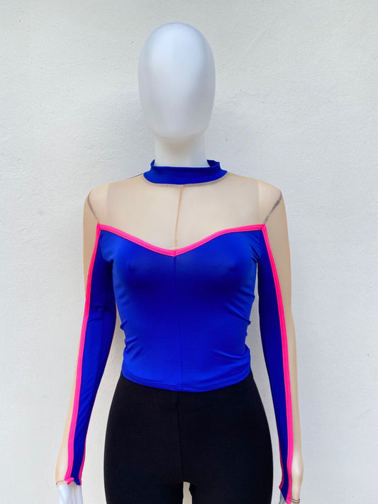 Top Fashion Nova Original, en color azul oscuro , con magas y detalles crema y rosa.