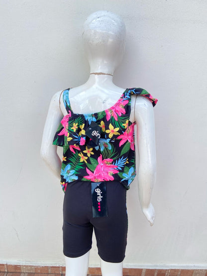 Conjunto Girls original, negro con rosado con estampado de rosas.