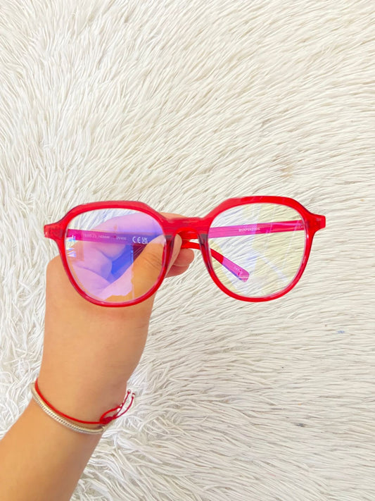 Lentes rojos con montura redonda  y cristales amarillos claros
