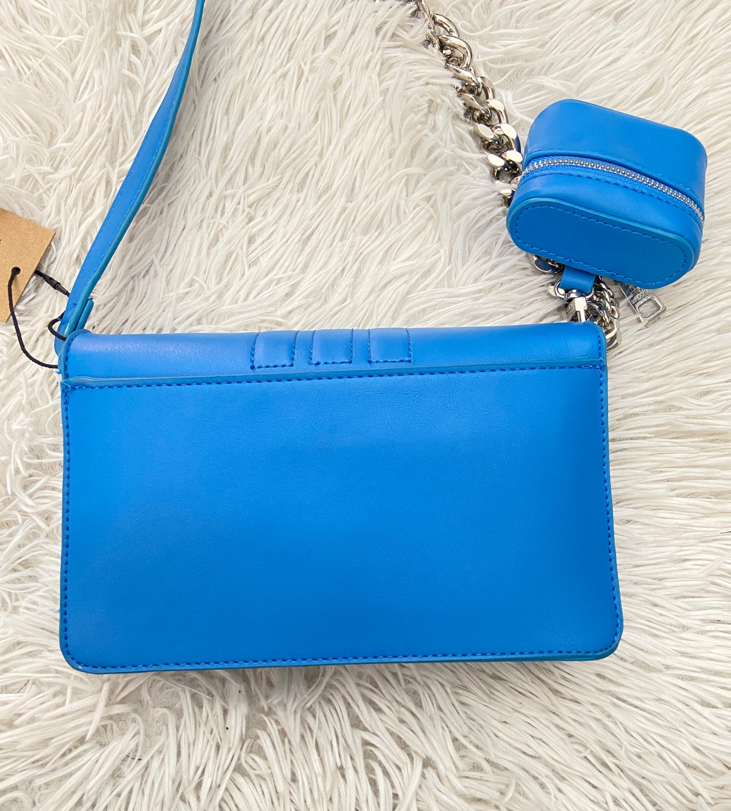 Cartera STEVE MADDEN original azul con placa en color plateado y mini cartera adicional.