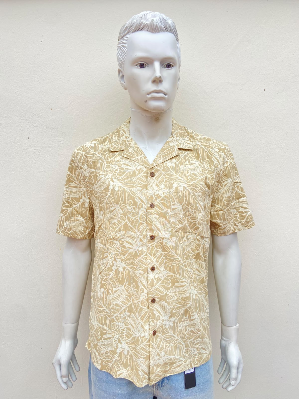 Camisa GEORGE original, crema con estampado de palmeras en color blanco.