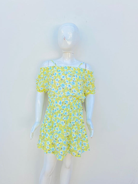 Conjunto Los Topia Original, falda y blusa en estampado en flores , color amarillo, blanco y azul.