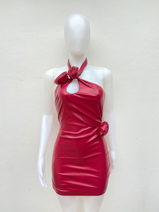 Vestido Fashion Nova Original, rojo en leather (Red) con escote y rosas.