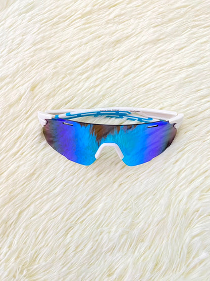 Lentes, blanco con micas en color azul y montura blanca, protección UV 400.
