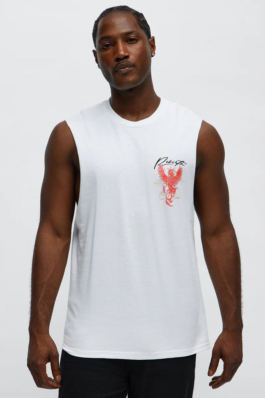 Franela blanco con diseños de un Fenix y letra negra arriba