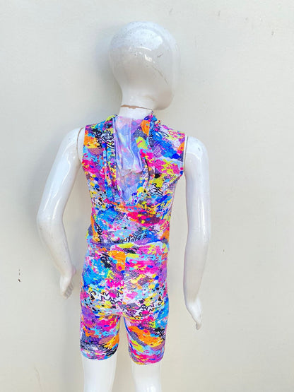 Conjunto Girls original, multicolor con estampado de chica rizada y letras Beautiful al rededor.