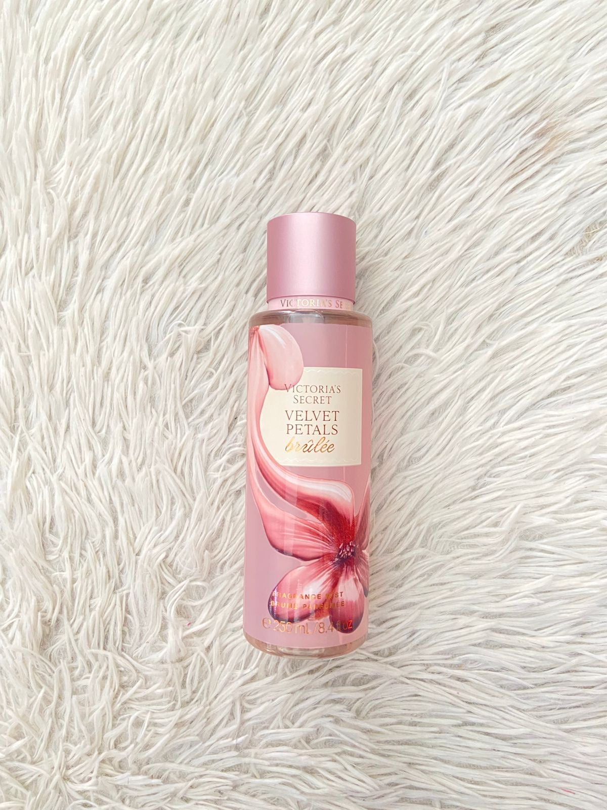 Colonia Victoria’s Secret original, rosada VELVET PETALS BRILEE.