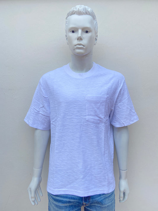 T-shirt, blanco liso con bolsillo en frente, cuello redondo, esencial.