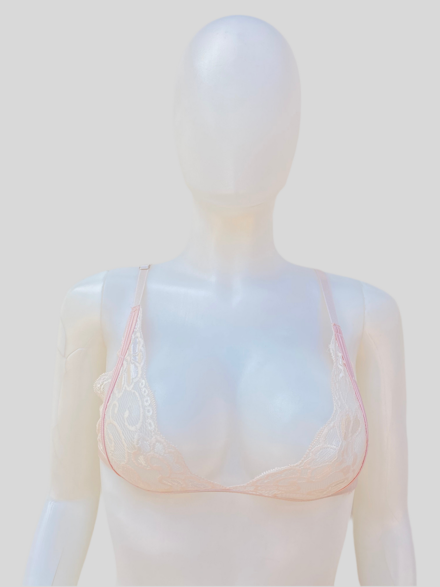 Bra top Fashion Nova original, rosado claro de encaje.