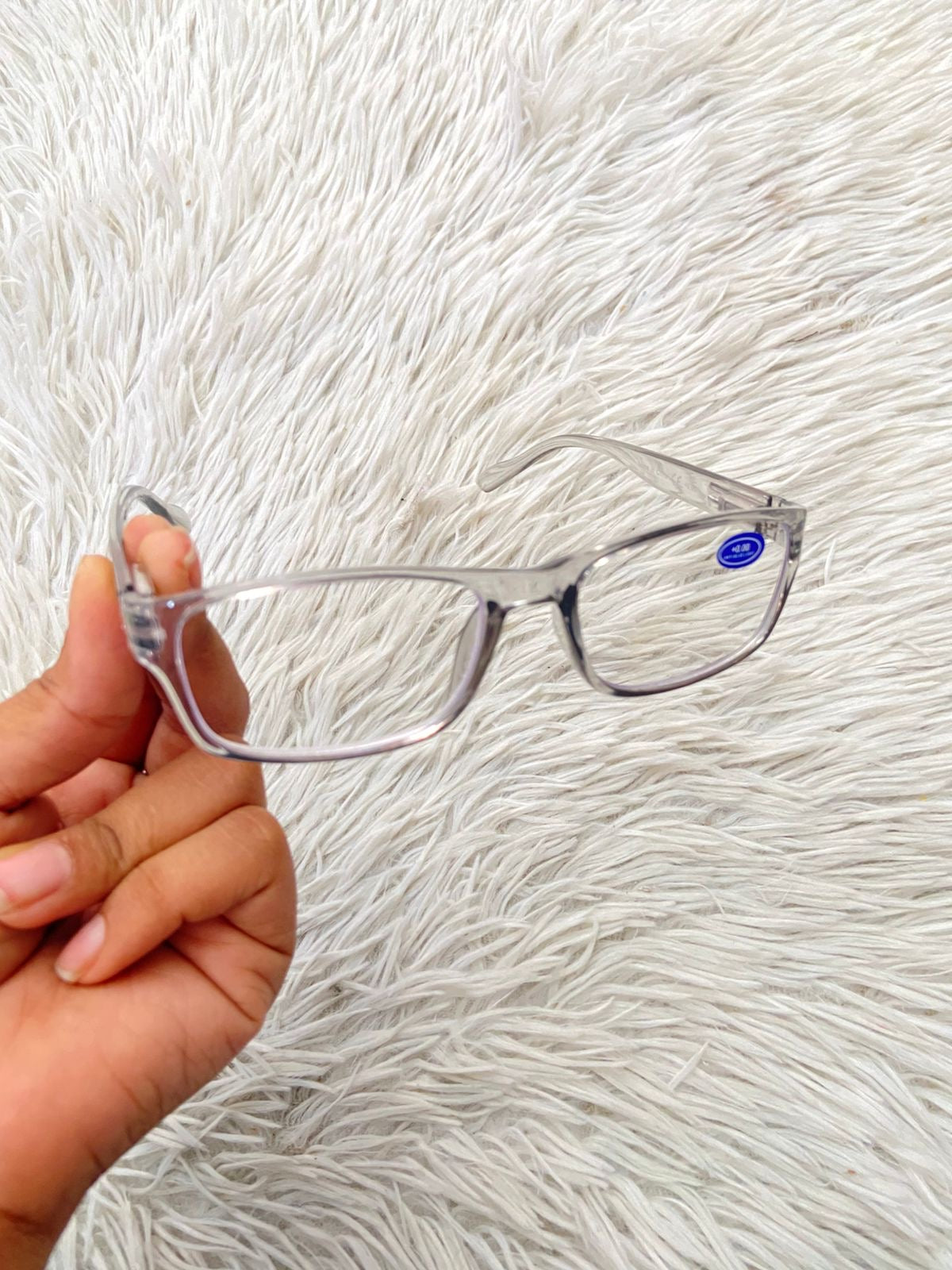 Lentes transparentes con micas claras. pequeño