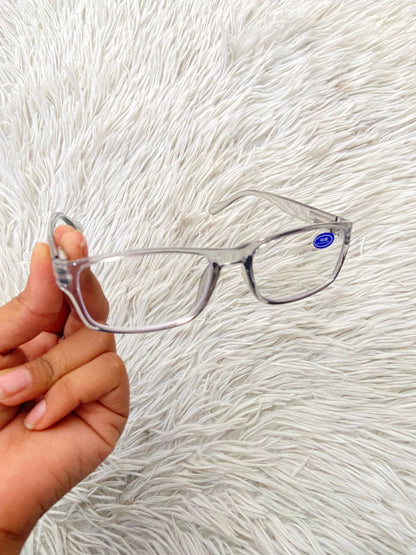 Lentes diseñados con protección UV 100-400 para proteger tu visión. Transparentes con micas claras. pequeño
