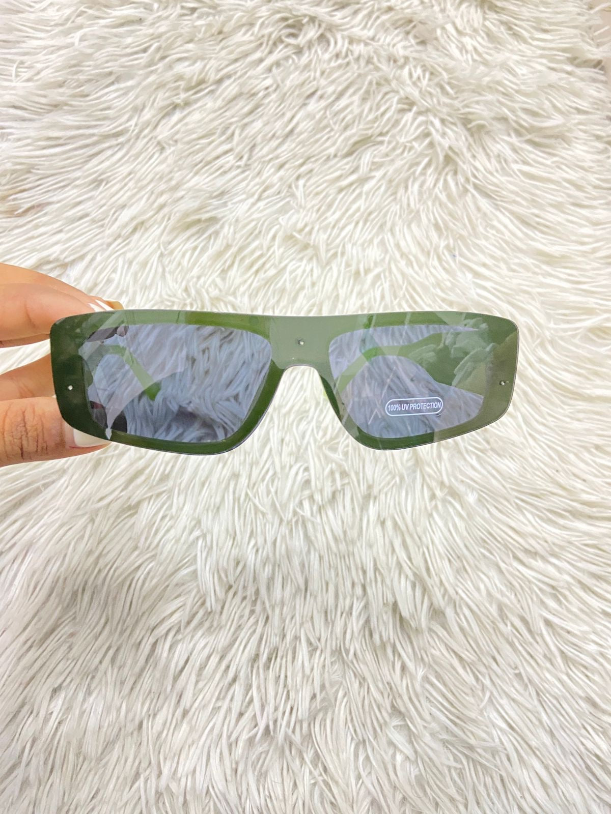 Lentes Fashion Nova original, verde olivo con micas negras.