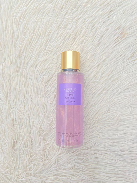 Colonia Victoria’s Secret original, morada LOVE SPELL SHIMMER ( con brillos ).