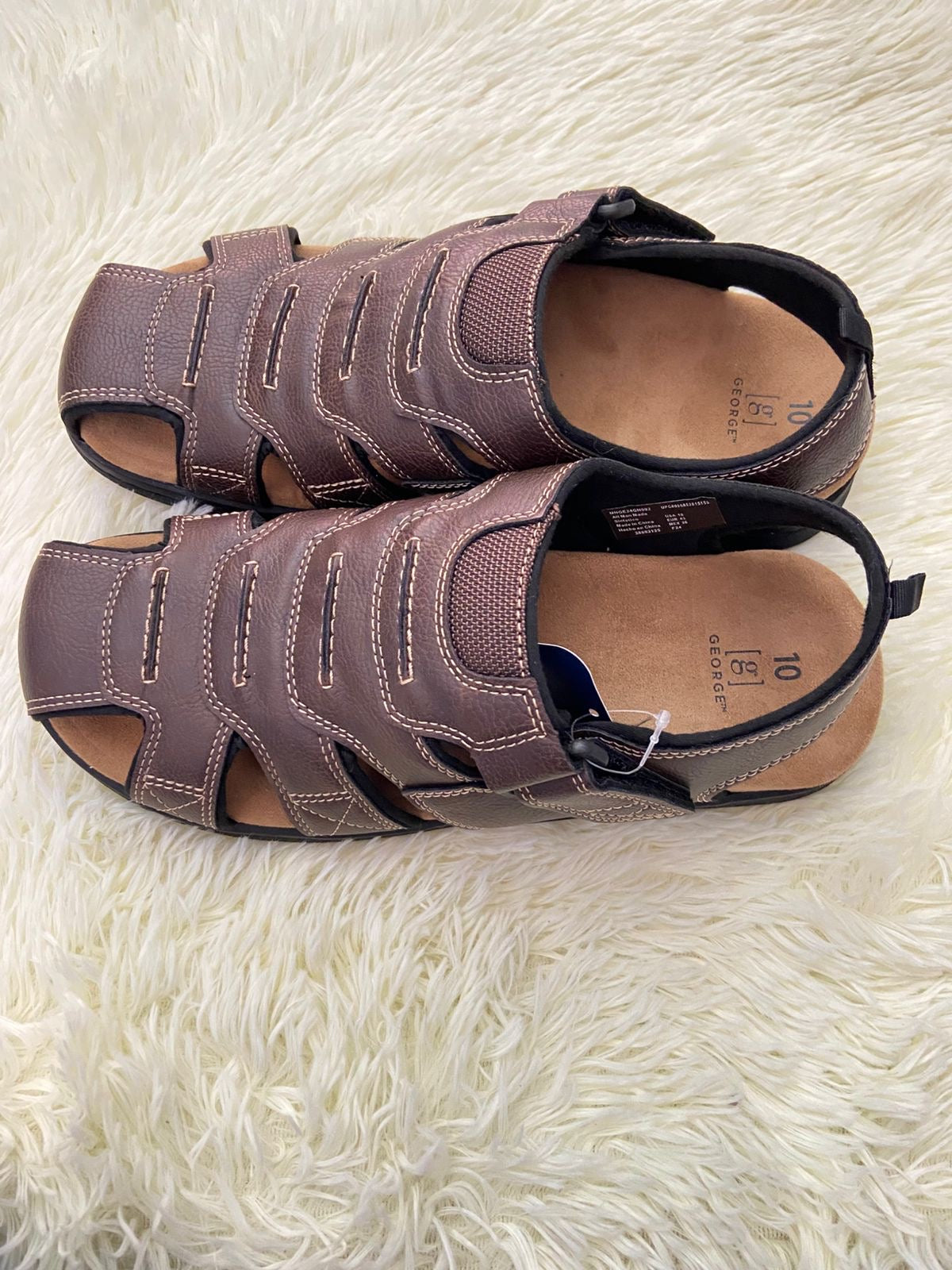 Sandalias GEORGE original, marrón con costura en hilo marrón y suelas negras. Excelente para caminar