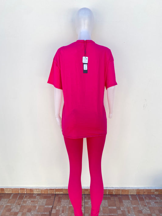 Conjunto, rosado de Legging y T-shirt con letras HEALTH IS WEALTH (la salud es riqueza)