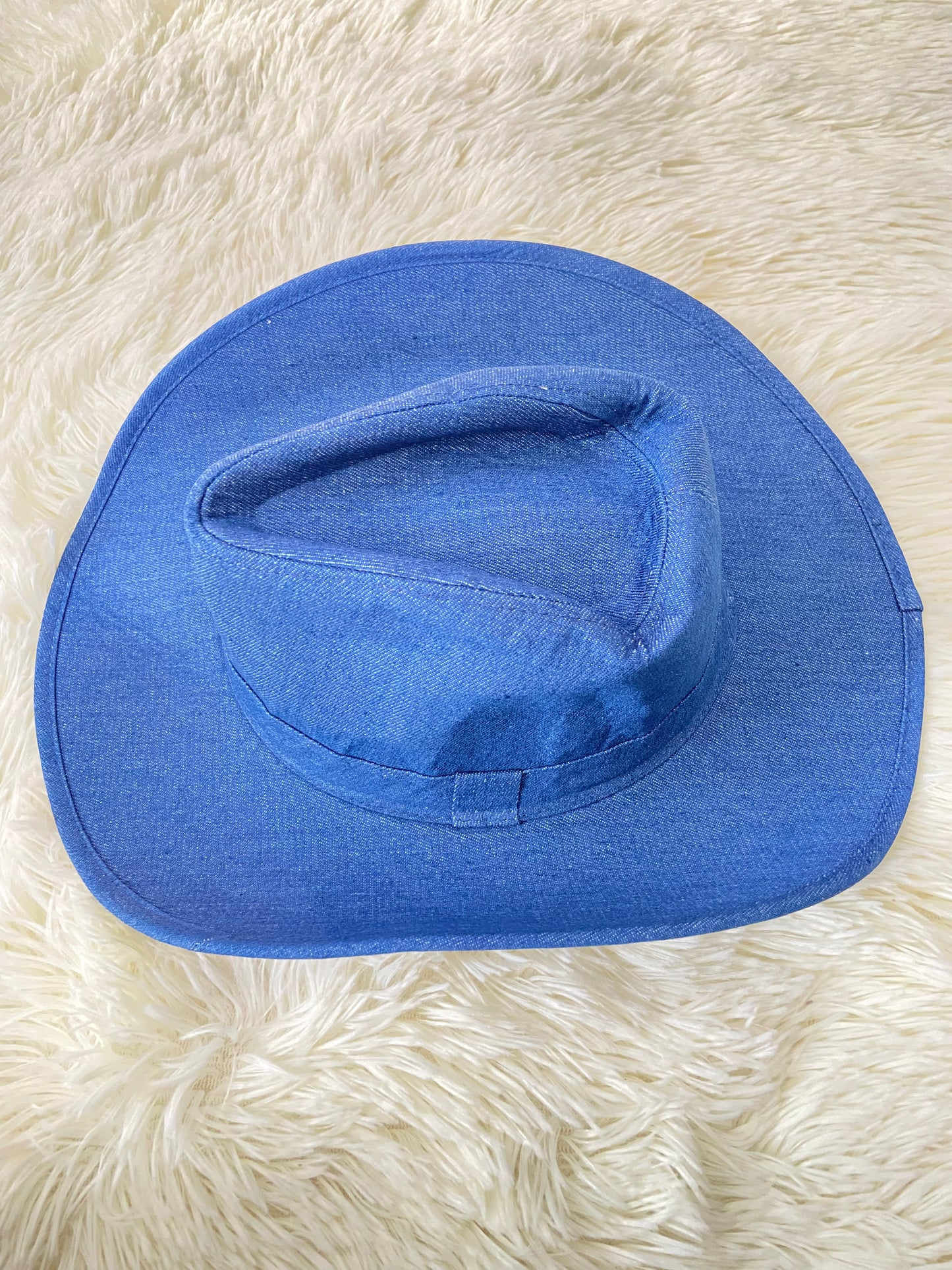 Sombrero, azul Jean  liso, estilo vaquero.