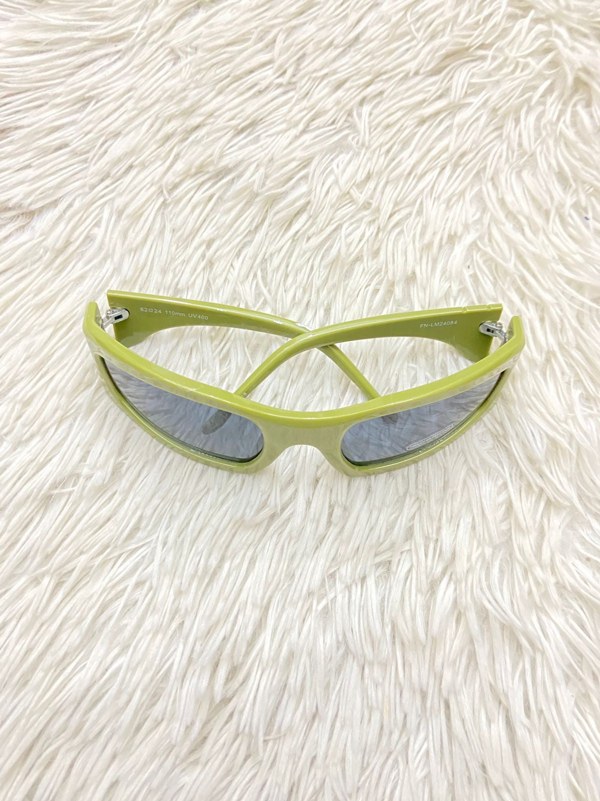 Lentes Fashion Nova original, verde con micas negras.