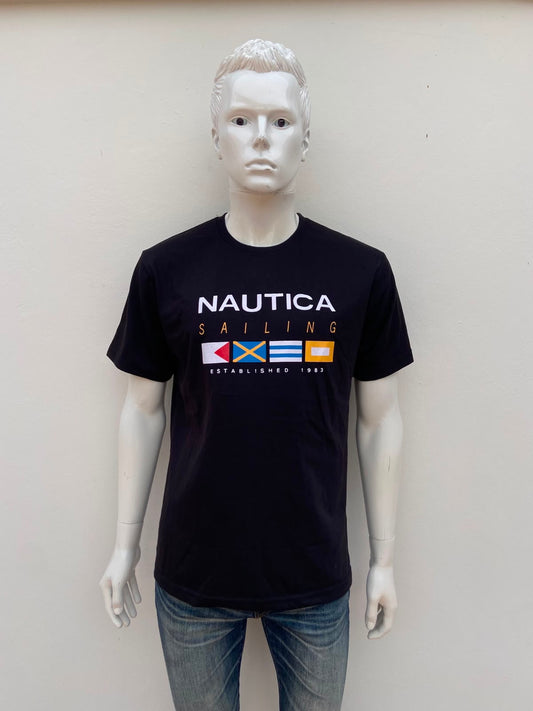 T-shirt NAUTICA original, negro con letras NAUTICA en color blanco y algunas banderas.