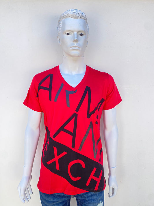 T-shirt Armani Exchange original rojo con letras de la marca en color negro.