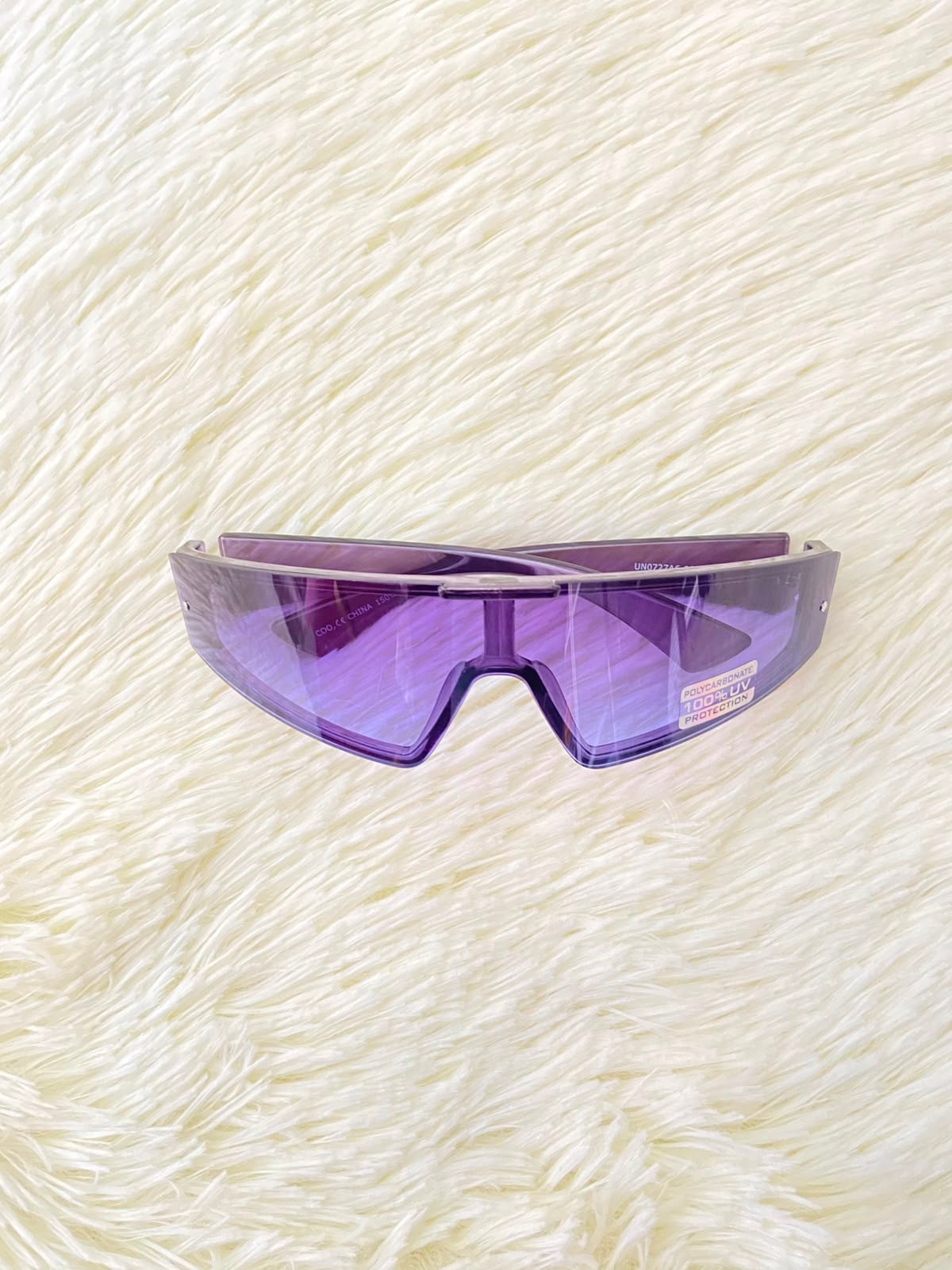Lentes, morado con micas moradas 100 % protección UV y polycarbonate.