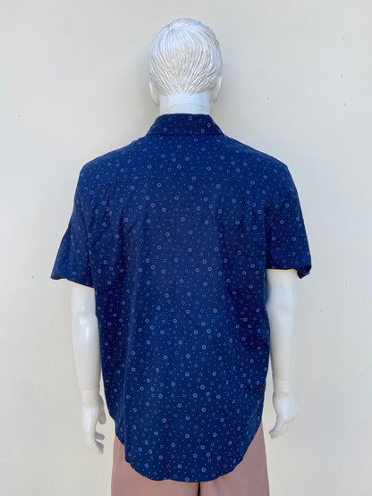 Camisa GEORGE original en color azul marino con estampado de detalles en color azul claro y blanco, 98% Algodón.