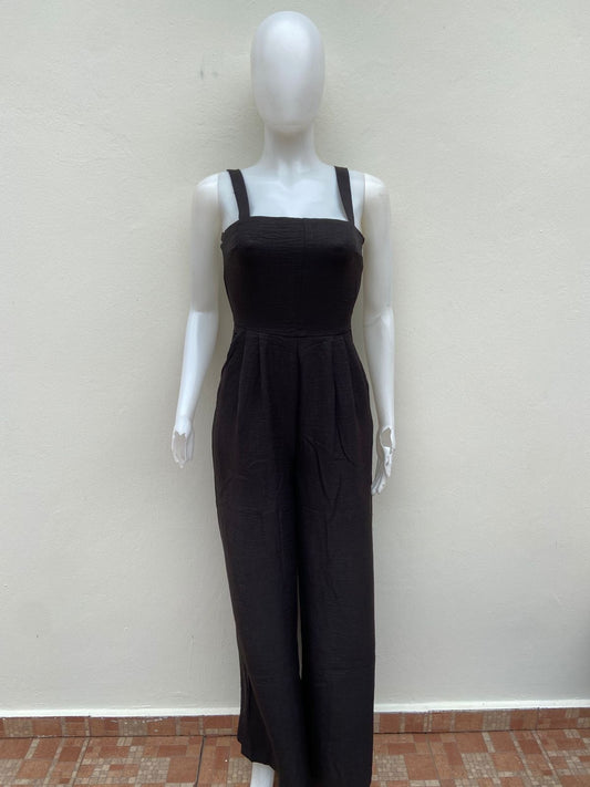 Enterizo Forever 21 original negro largo con abierto en la parte trasera.