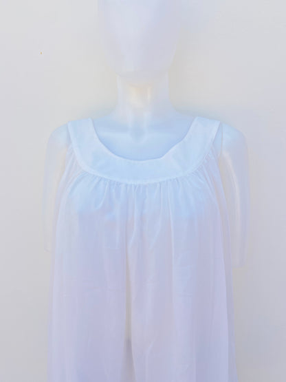 Blusa ESSENTIATS original, blanco hueso estilo vuelos.