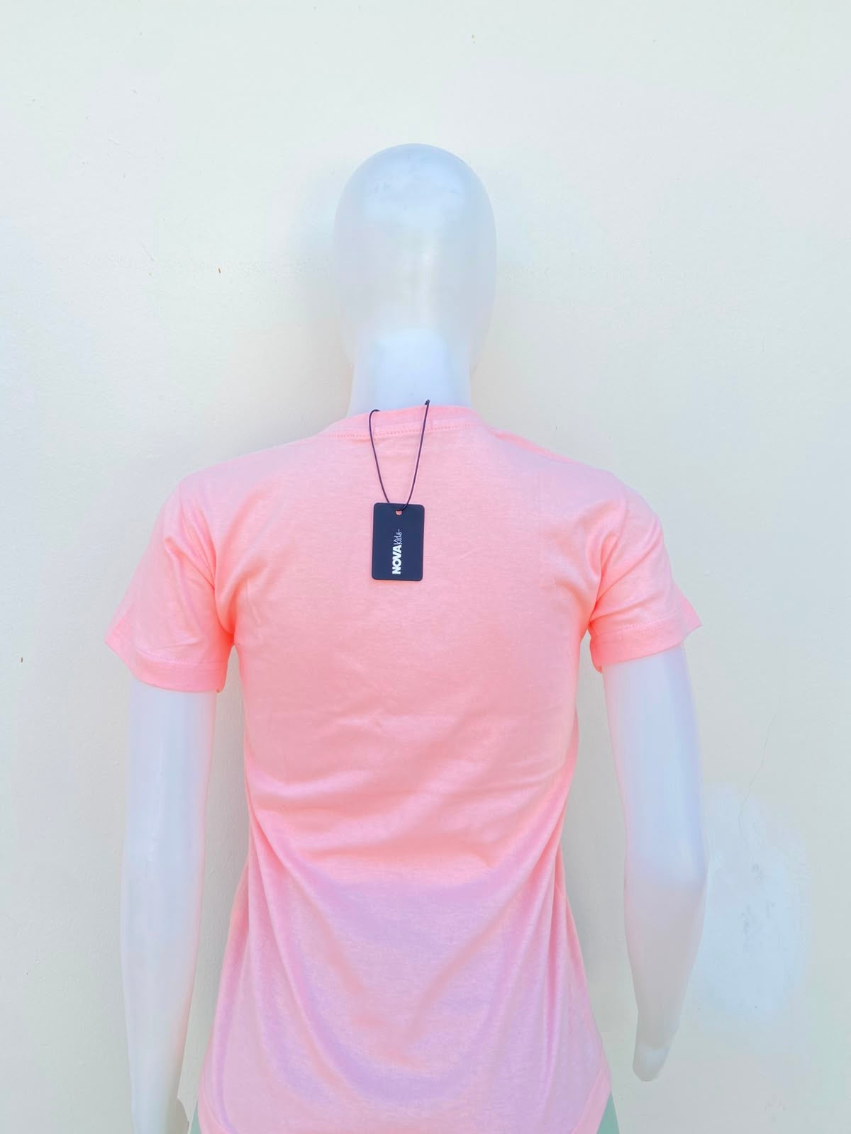 T-shirt rosado con estampado de NEW YORK CITY al frente.