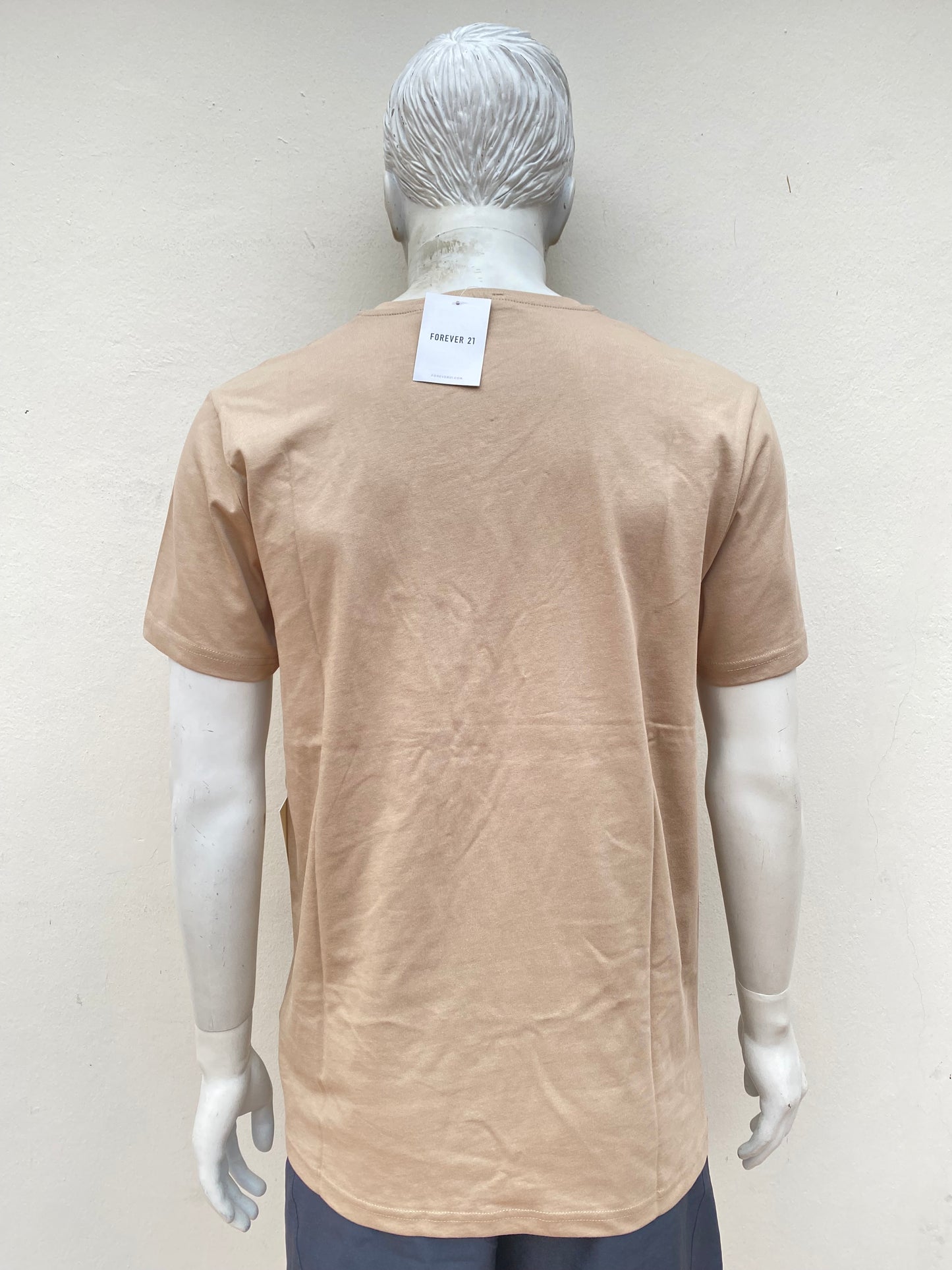 T-shirt Forever 21 original, cuello V crema (beige)(taupe) esencial.