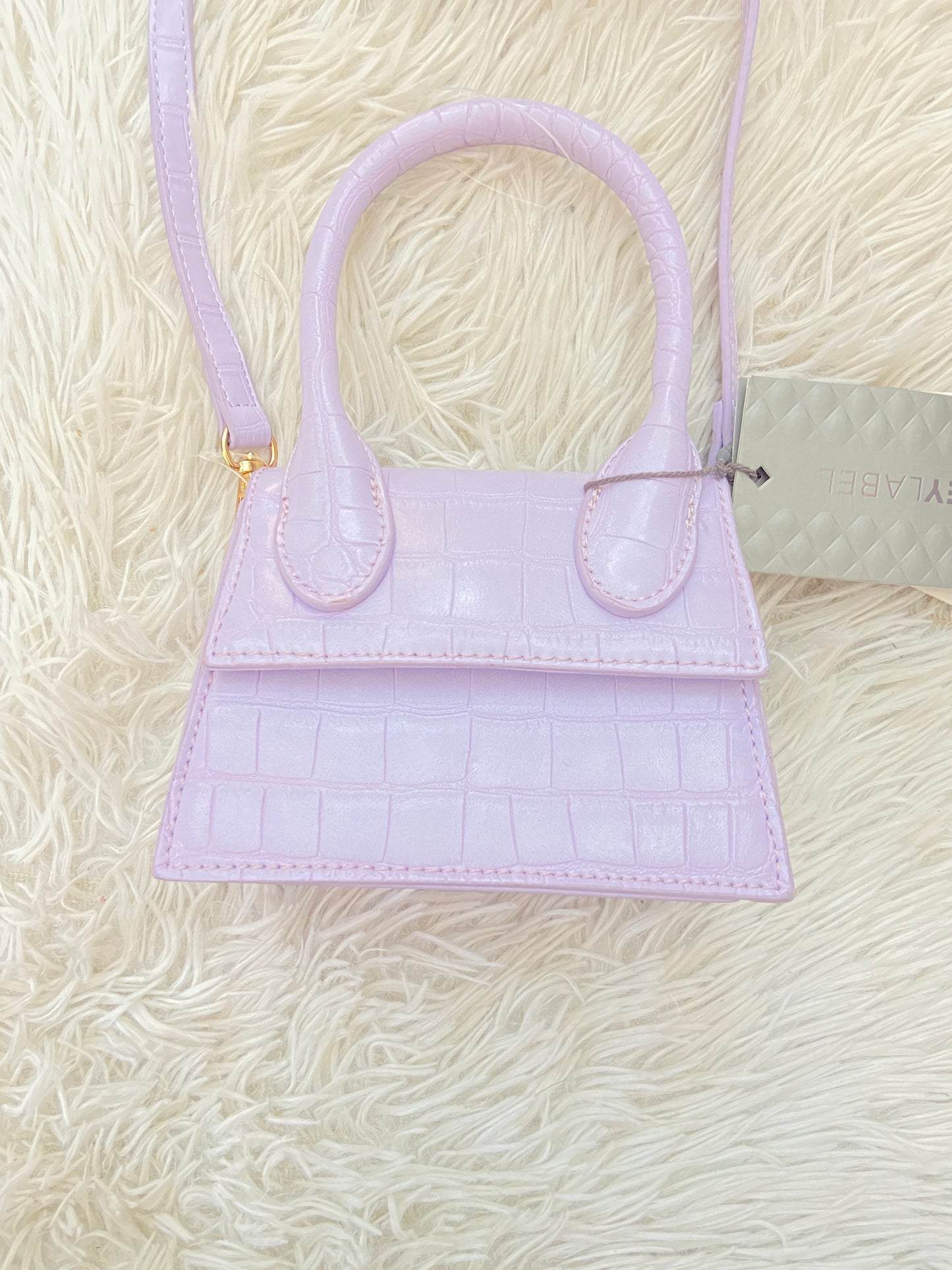 Cartera/ Crossbody GREYLABEL original morado lila ( lavanda ), pequeña con lazo adicional.