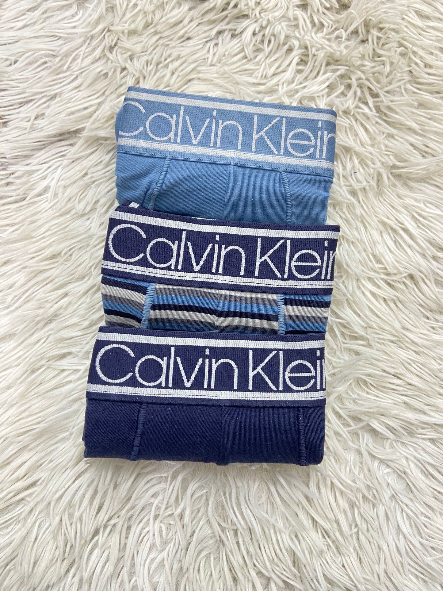 Boxers Calvin Klein pack-3 original en diferentes tonos de azul.