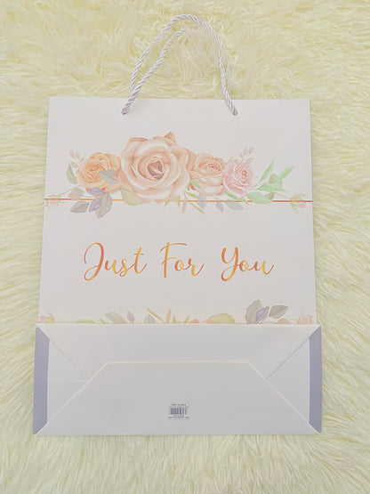 Shopping, blanco con letras JUST FOR YOU con rosas  rosadas, MEDIANO.