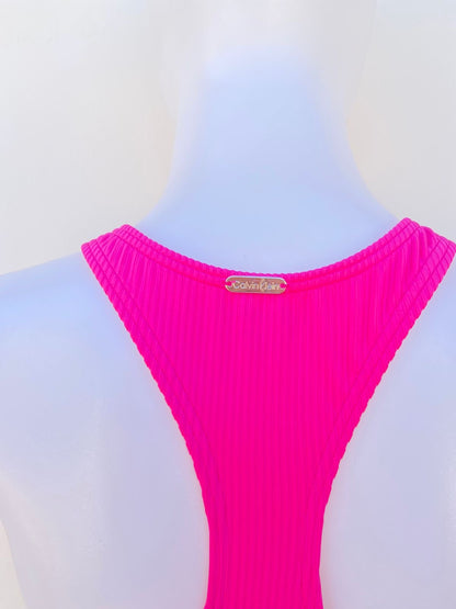 Biquini CALVIN KLEIN Original de una pieza en color rosado.