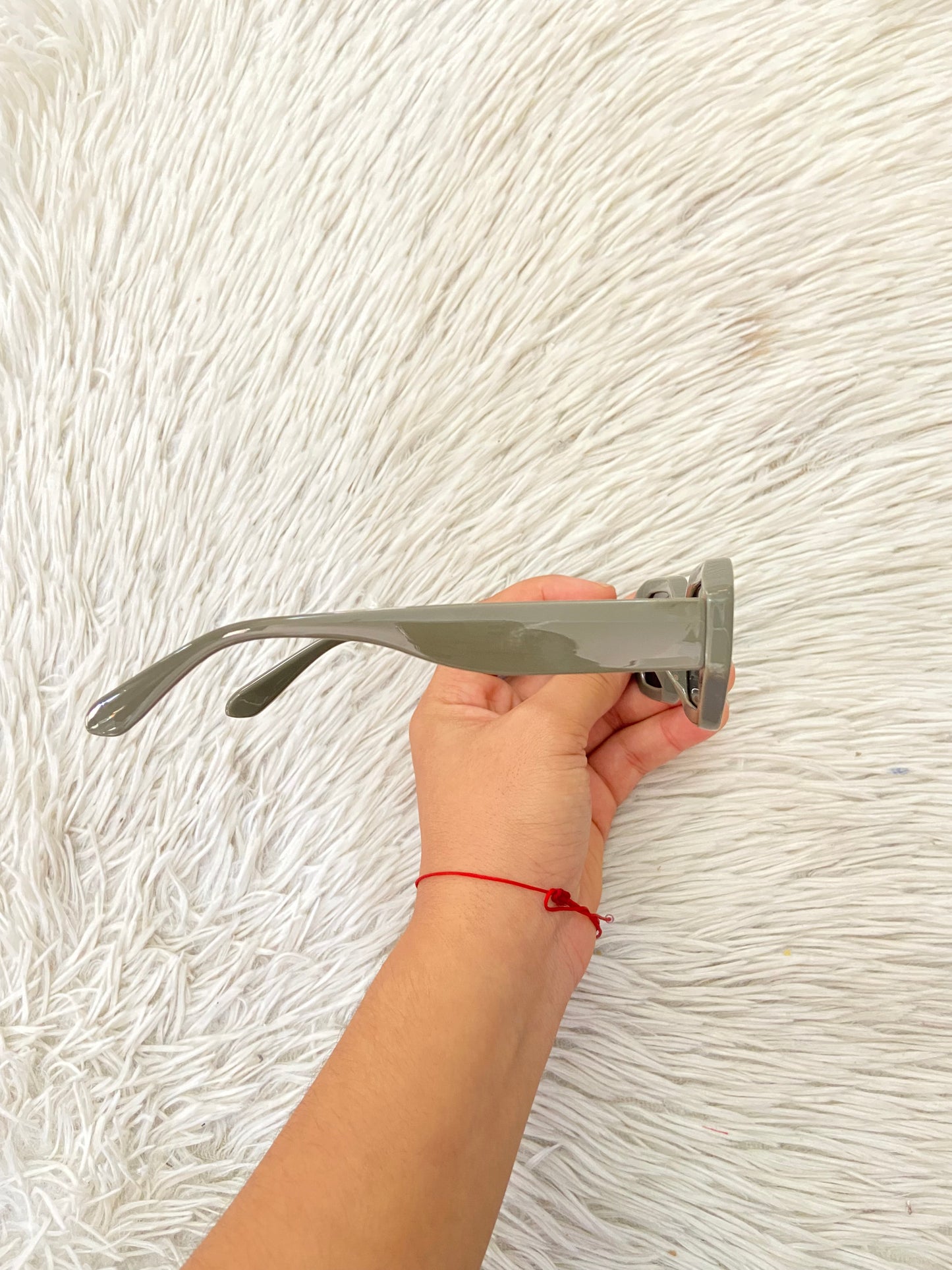 Lente en color verde militar/Gris con micas oscuras Pequeño