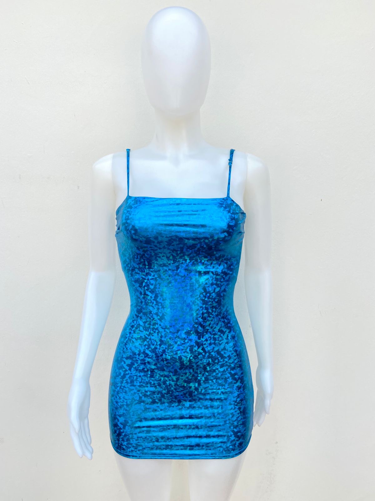 Vestido Fashion Nova original, azul turquesa metálico.