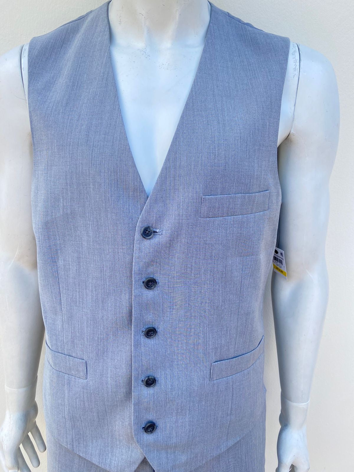 Conjunto I • N • C INTERNATIONAL CONCEPTS original, gris claro fino, de vestir con botones en color gris.