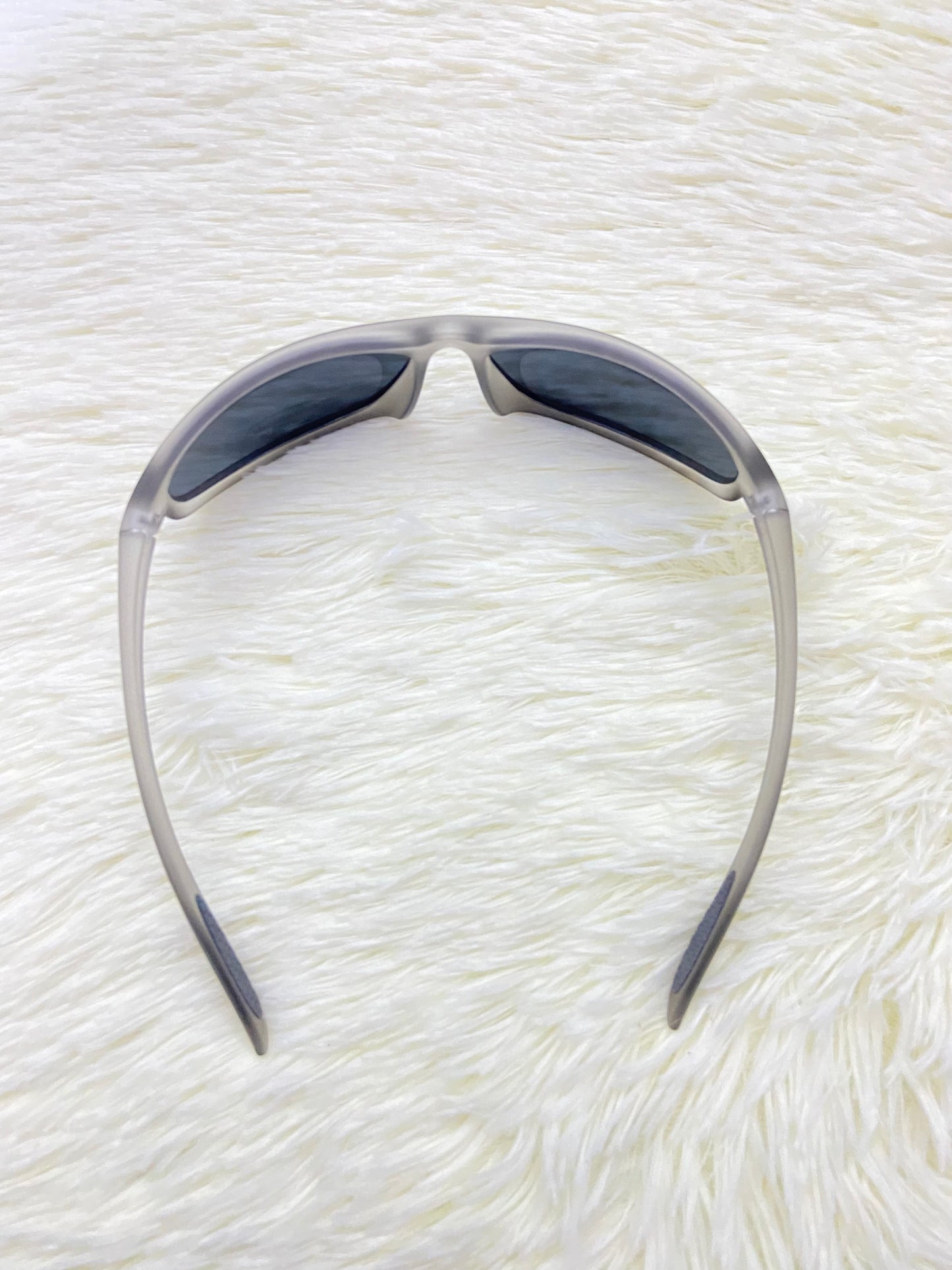 Lentes, gris/ verde sage con micas oscuras, 100 % Polycarbonate y protección UV.