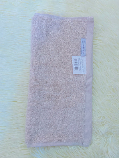 Toallas ASTON ARDEN original, color beige ( crema ), pequeña para manos.