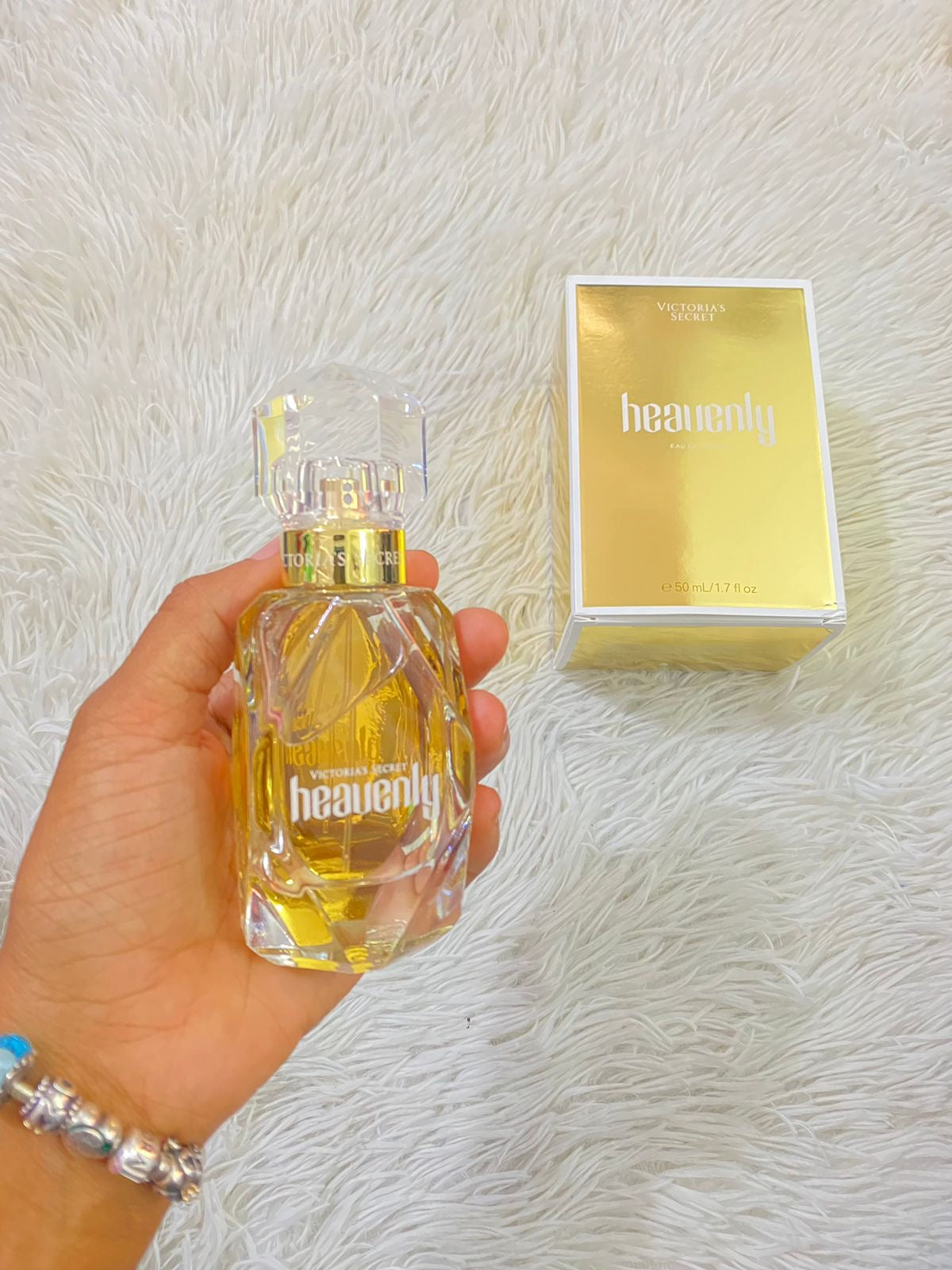 Perfume Victoria’s Secret original Heavenly dorado.