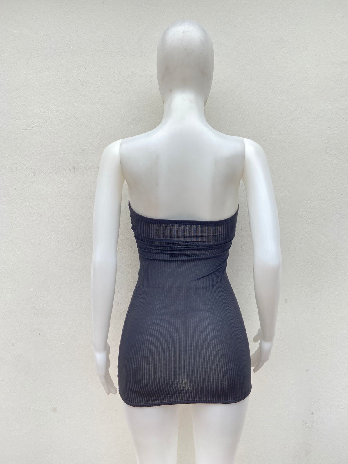 Vestido Fashion Nova Original,color negro, strapless.