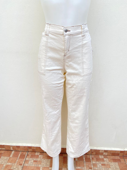 Pantalon Cargo Forever21 Original, color blanco hueso con bolsillos a los lados.