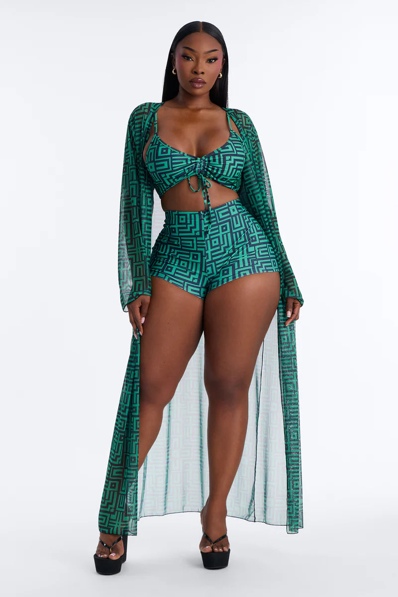 Biquini, verde con negro con cuadros y lazos ajustables, más cover Up  de manga larga.